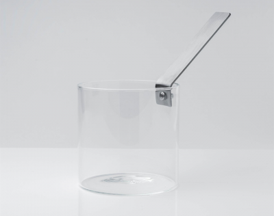 dizajnerska steklena posoda za mleko